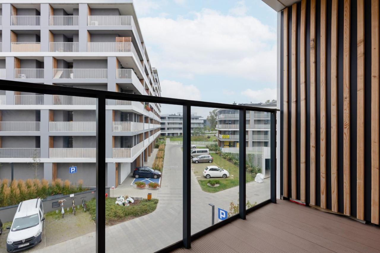 Studio With Balcony Warsaw Kokoryczki By Noclegi Renters Luaran gambar